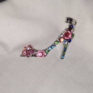 High heel pendant with stones